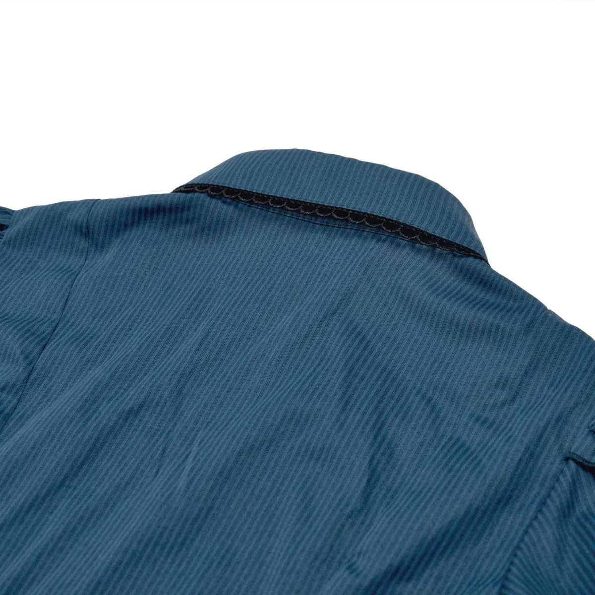 Camisa  Azul con Jabot de Murciélago y Volantes - Image 11