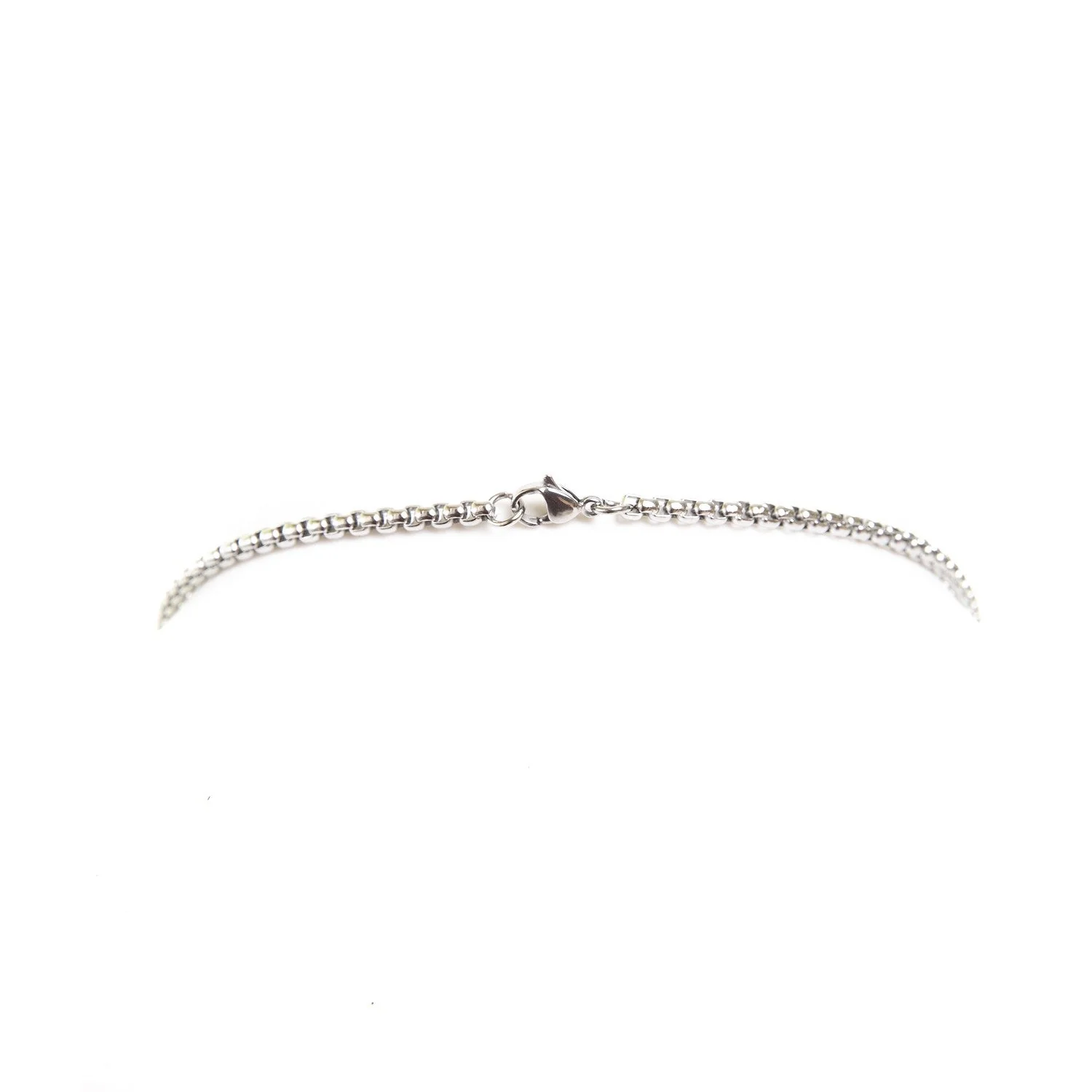 Collar con Cruz con Calaveras - Image 4